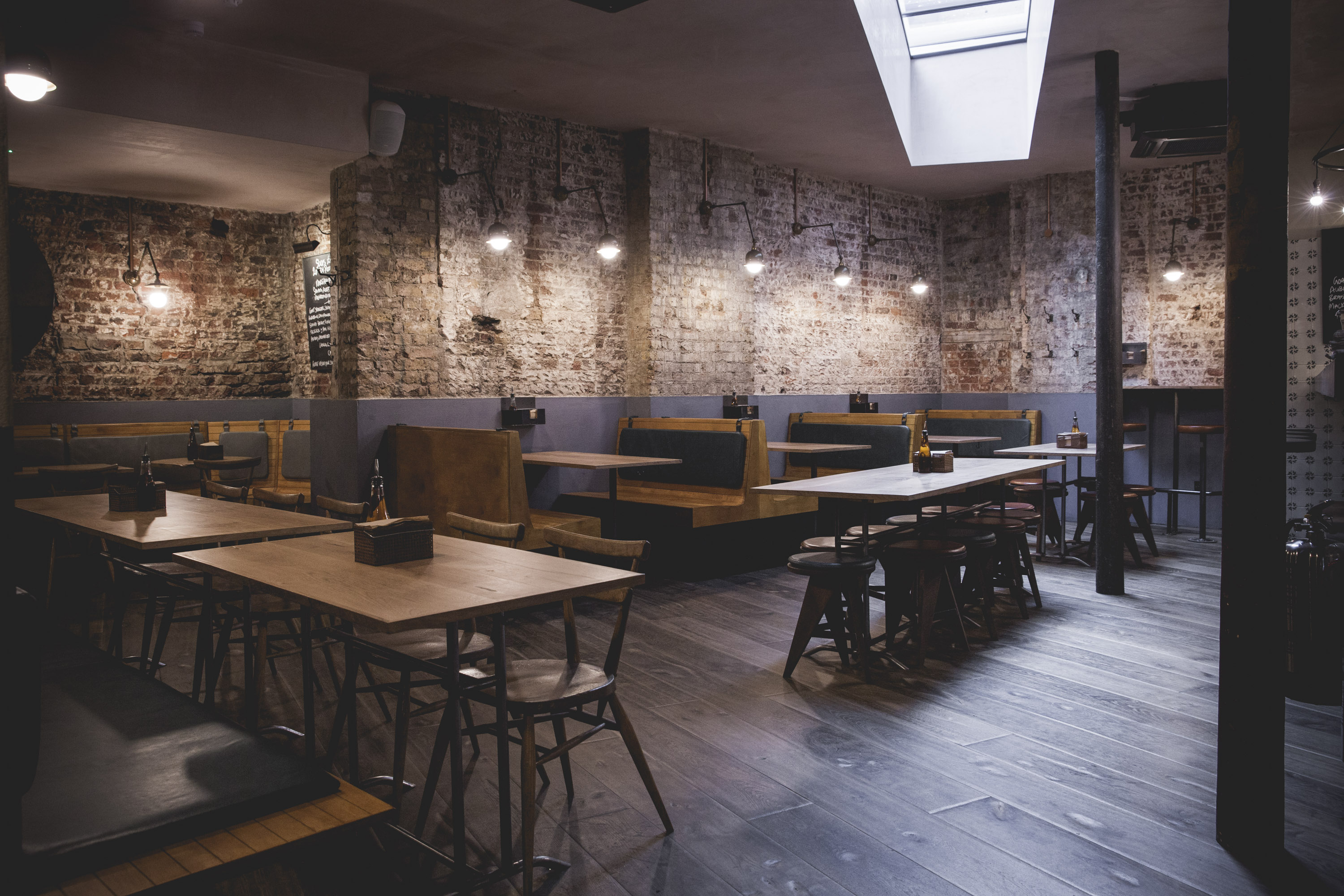 HOMESLICE PIZZA | FITZROVIA | INTERIOR 2 | WE LOVE FOOD, IT'S ALL WE EAT