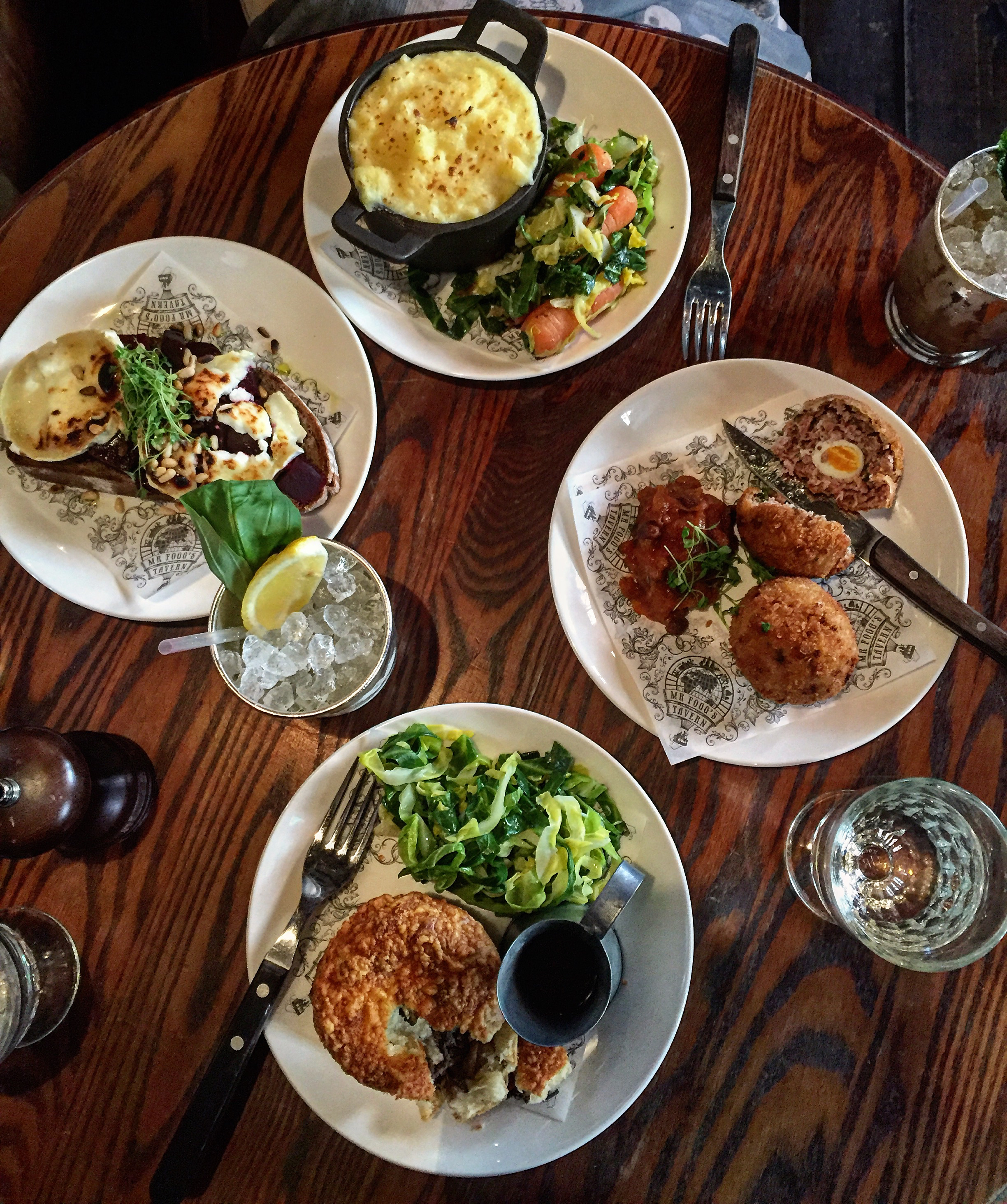 MR FOGG'S TAVERN | WE LOVE FOOD, IT'S ALL WE EAT