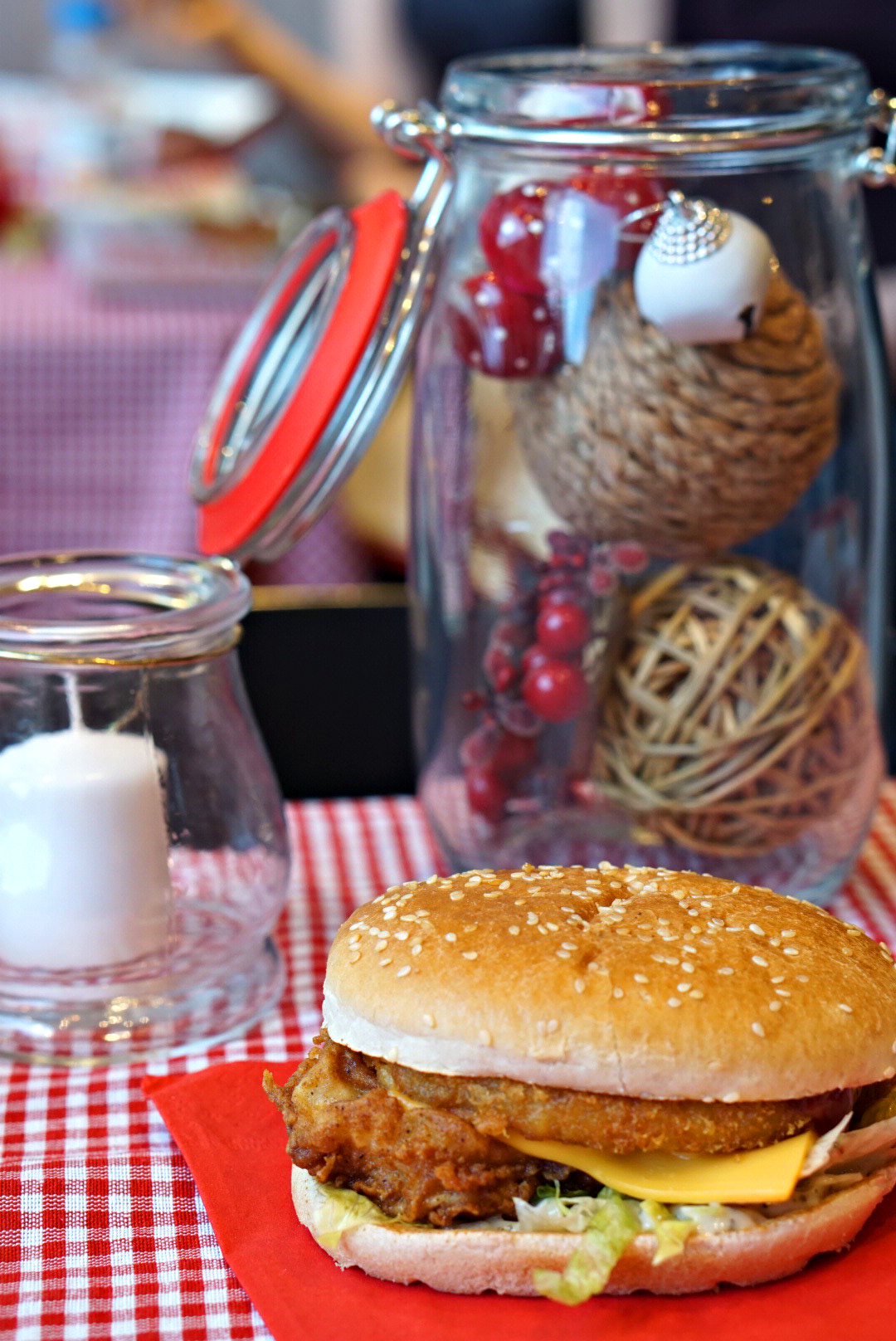 KFC CHRISTMAS BURGER | KENTUCKY FRIED CHICKEN | WE LOVE FOOD, IT'S ALL WE EAT