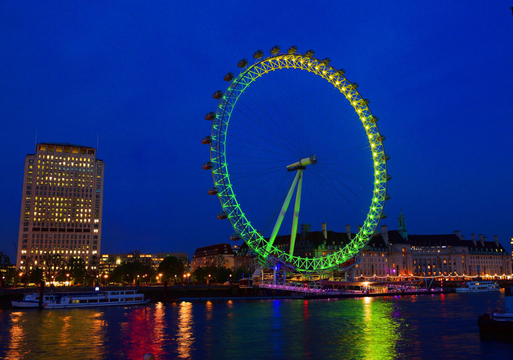 GORDON'S GIN AND SCHWEPPES EXPERIENCE | THE LONDON EYE | WE LOVE FOOD, IT'S ALL WE EAT