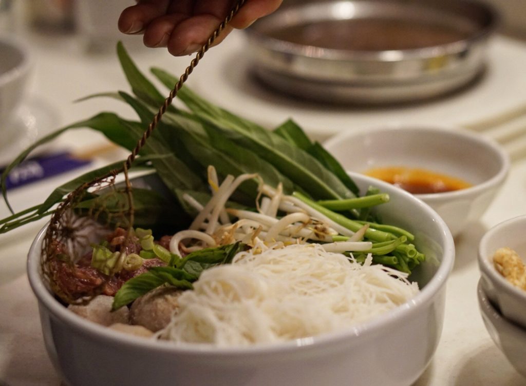 SHUANG SHUANG | SOM SAA | HOT POT | WE LOVE FOOD, IT'S ALL WE EAT