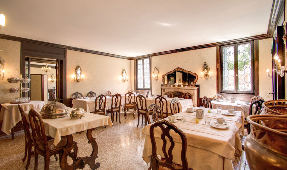 WE LOVE FOOD, IT'S ALL WE EAT | Hotel Pensione Seguso